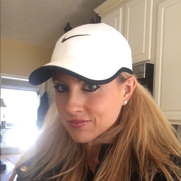 Meet your Posher, Ashley - Picture 1 of 1